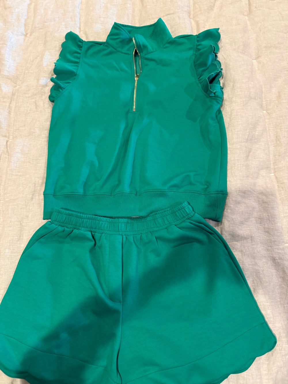Umgee Green Ruffle-Sleeve Sweatshirt & Elastic-Waist Shorts Set